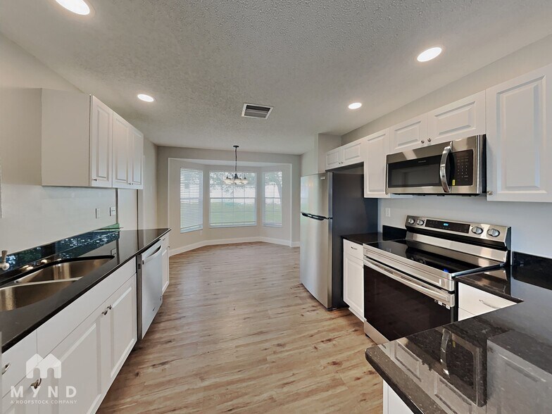 Building Photo - 2069 Banbury Ln