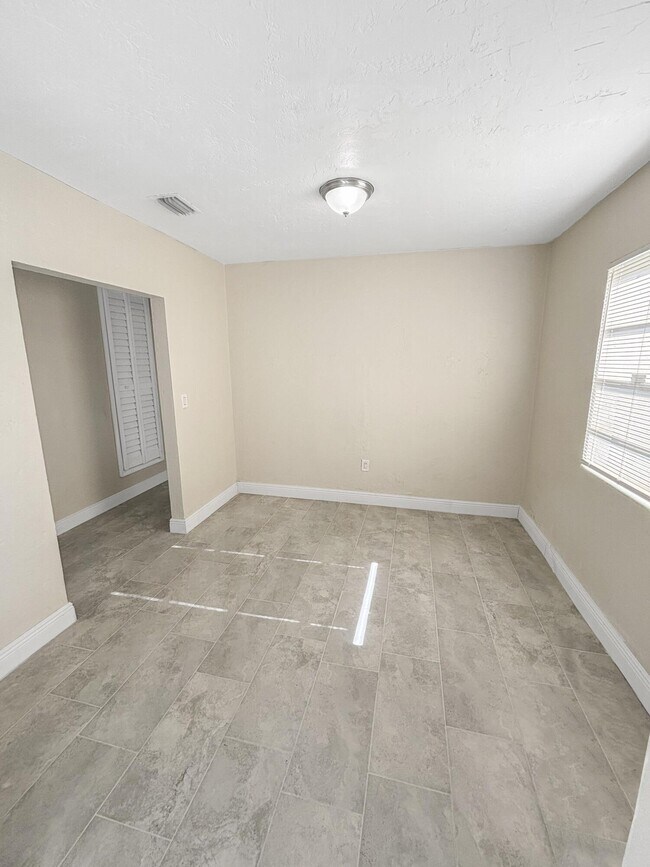 Building Photo - 3045 NW 68th St
