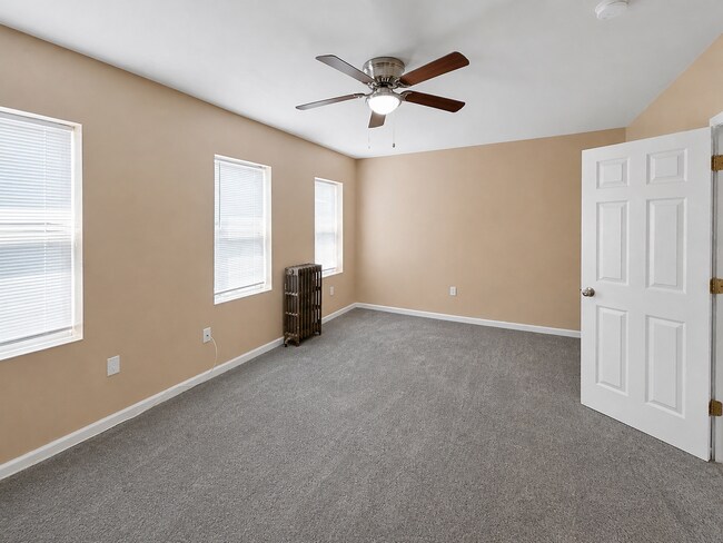 Building Photo - Beautifully Charming 3 Bedroom Home Available Now in Baltimore
