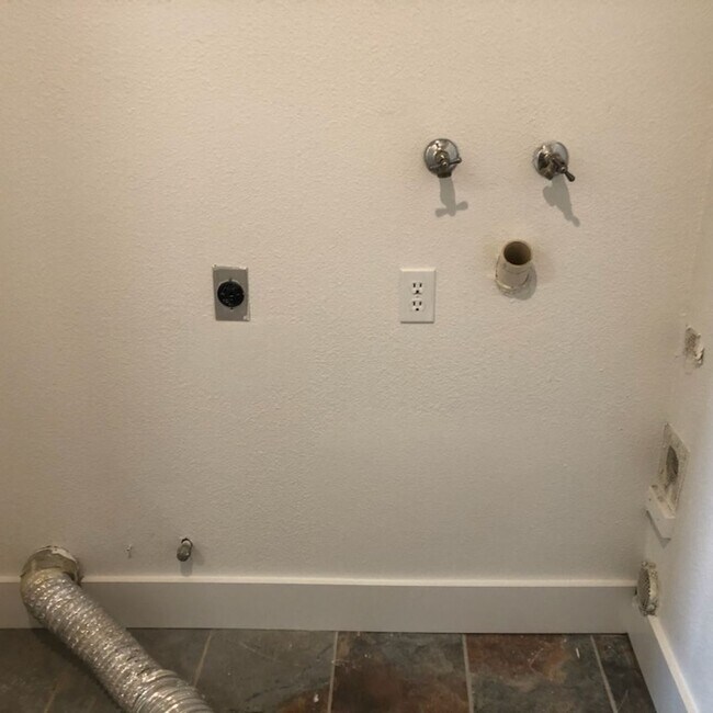 Building Photo - South Bakersfield Home