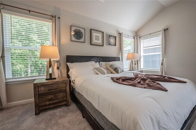 Building Photo - 454 Burgundy Terrace SE