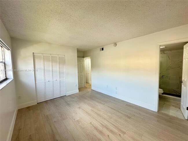 Building Photo - 15609 SW 73rd Cir Terrace