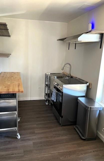 Building Photo - 5485 Mercedes Dr