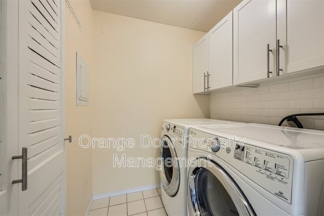 Building Photo - 7307 N Skyview PlaceAPT G202