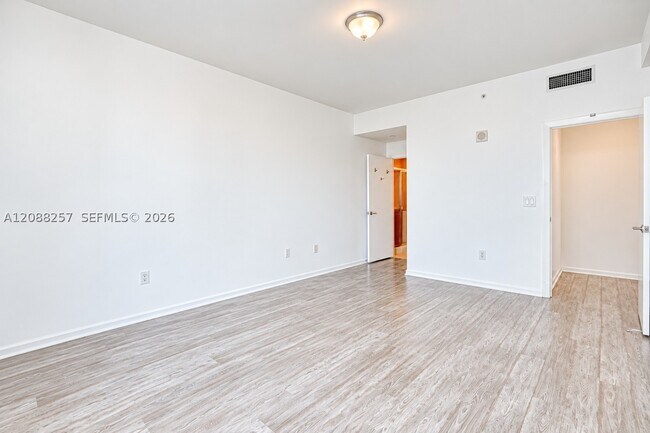 Building Photo - 3340 NE 190th St
