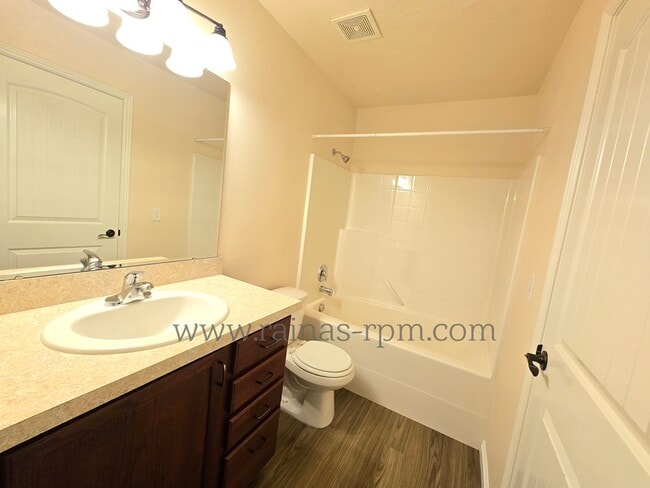 Building Photo - 3507 N Maple Grove Rd