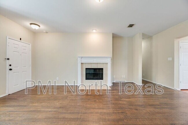 Building Photo - 2677 Calmwater Dr
