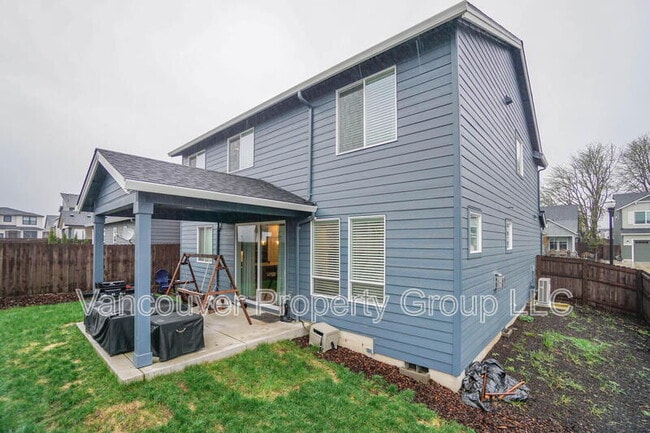 Building Photo - 737 SE 38th St