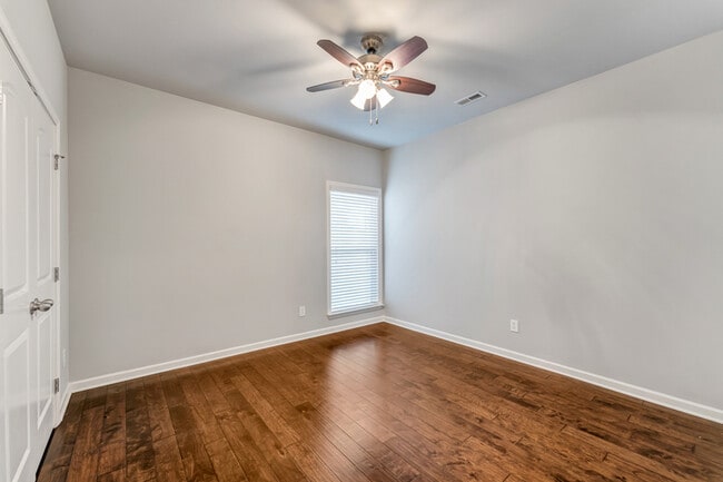 Building Photo - 861 River Landing Blvd SW