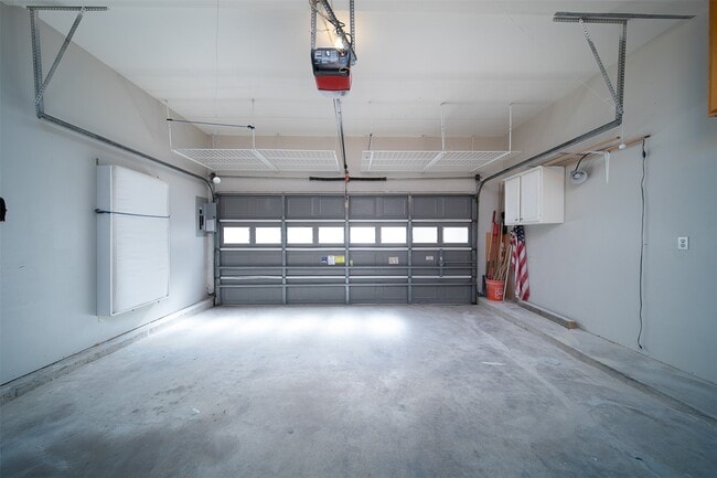 Building Photo - 3114 Lake St