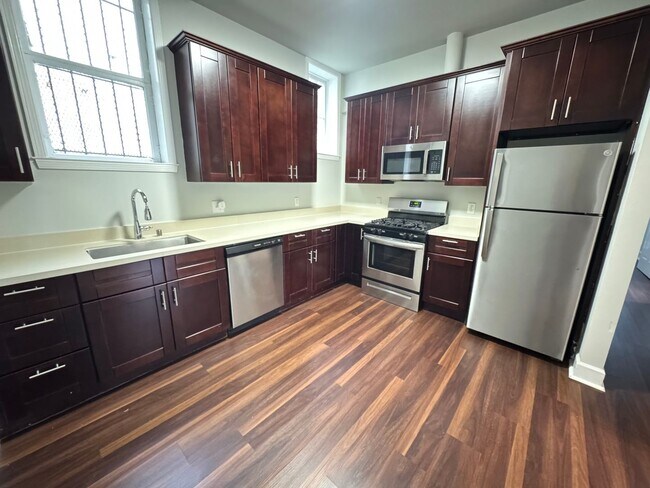 Building Photo - 780-782 Treat Ave/ 2950 21st Street (7039rc)