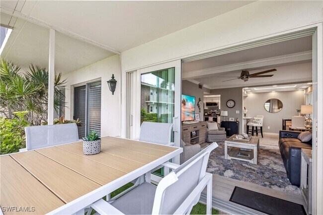 Building Photo - 330 Kon Tiki Dr