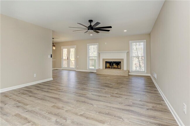 Building Photo - 637 Wedgewood Dr