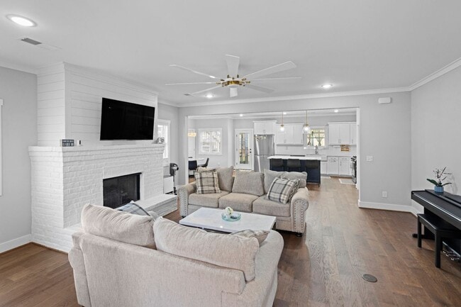 Building Photo - 2024 Adams Ridge Dr