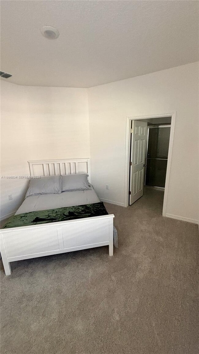 Building Photo - 219 Bottle Brush Dr