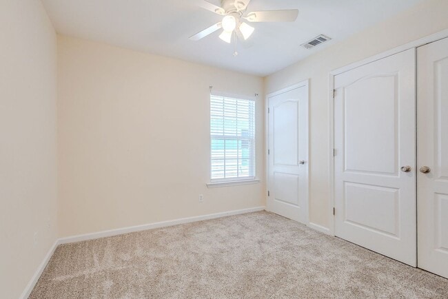 Building Photo - Unique 4BR Home with Private Upstairs Suite & Kitchenette in Georgetown