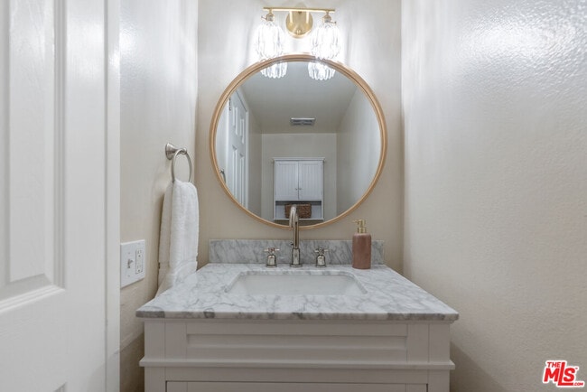 Building Photo - 4032 Yankee Dr