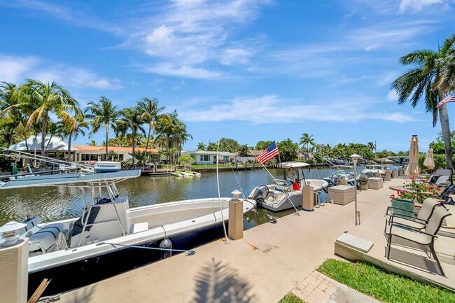 Building Photo - 2811 NE 51st St