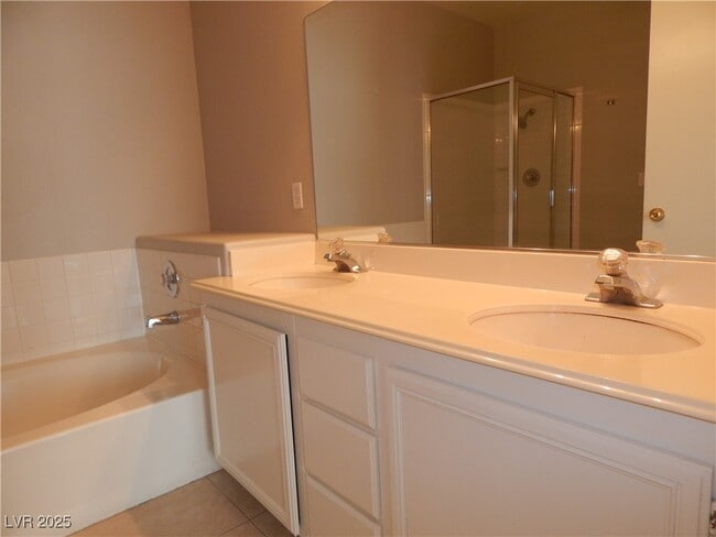 Building Photo - 2201 Ramsgate Dr