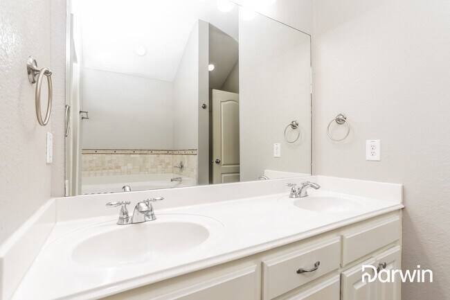 Building Photo - 9021 Racquet Club Drive, Fort Worth, TX 76120