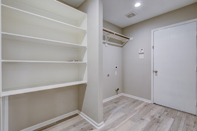 Building Photo - 9730 Gulfstream