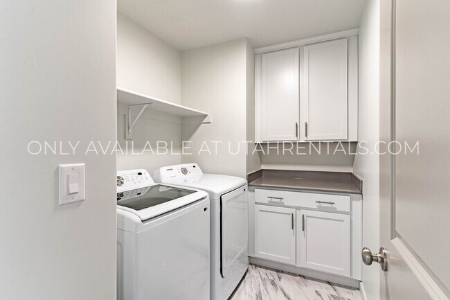 Building Photo - 1786 180 E