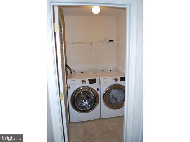 Building Photo - 1252 Heritage Cir