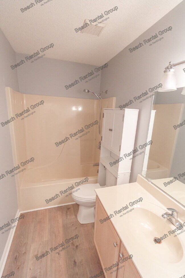 Building Photo - 6661 Wisteria Dr