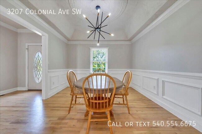 Building Photo - 3207 Colonial Ave SW