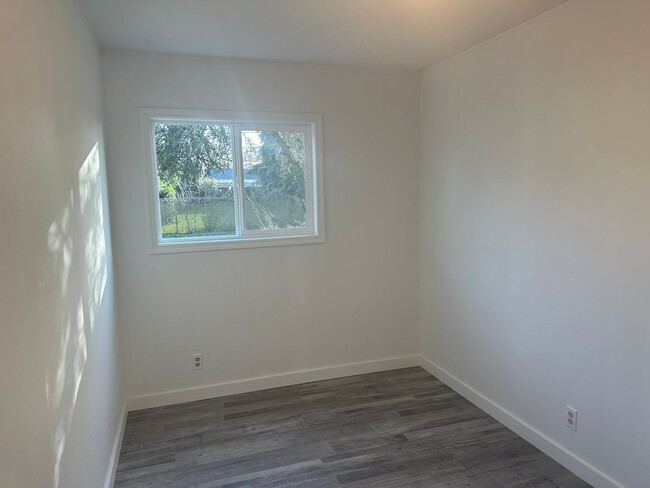 Building Photo - Brand new 1 bedroom apartment!