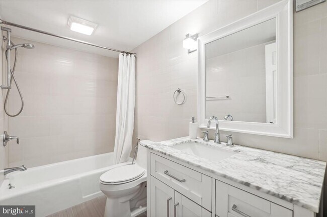 Building Photo - 7621 Tremayne Pl