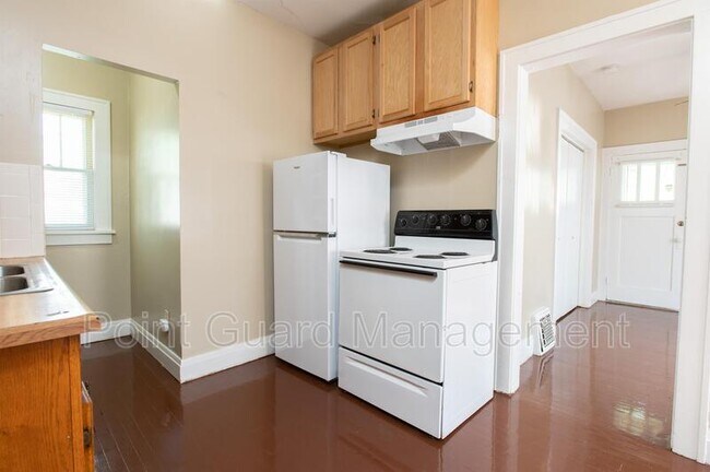 Building Photo - 2834 E Elm St