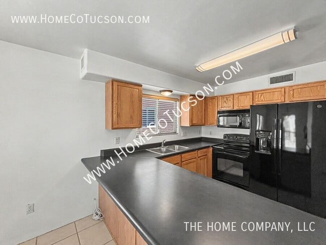 Building Photo - 5738 E Calle De Hielo Dulce