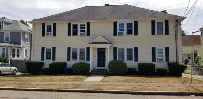 Primary Photo - Charming 1st Floor Apartment in Convenient...