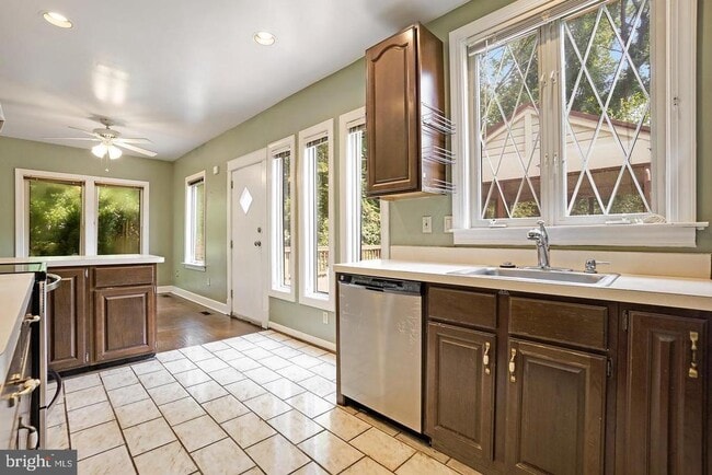 Building Photo - 2310 Cool Spring Rd