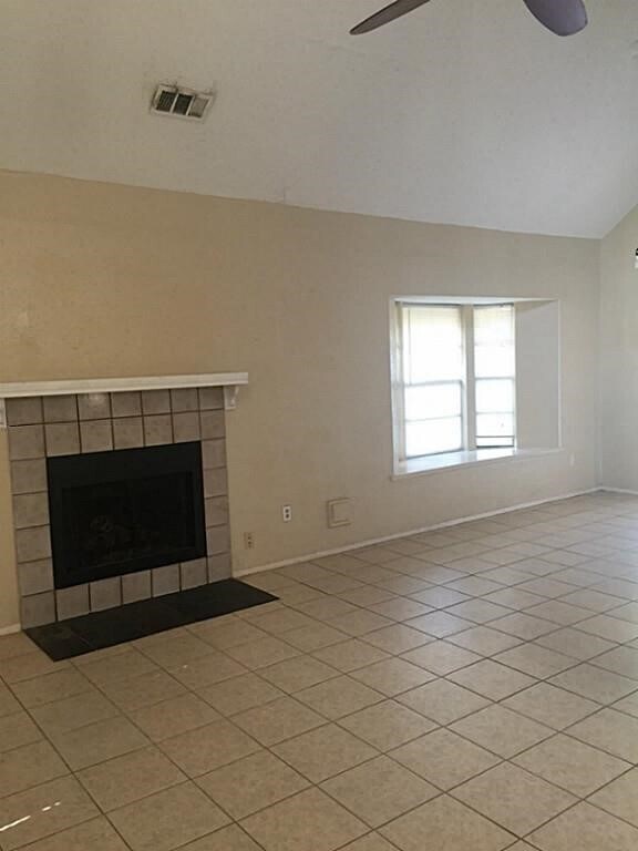 Building Photo - 21918 Pearl Lake Dr