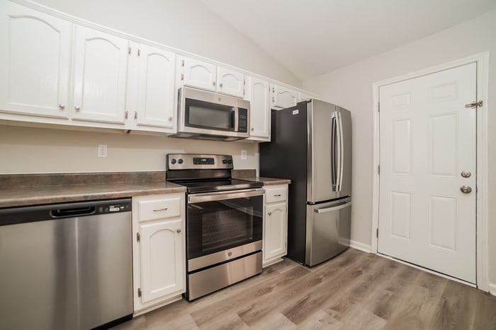 Building Photo - 9167 Kaitlyn Dr S