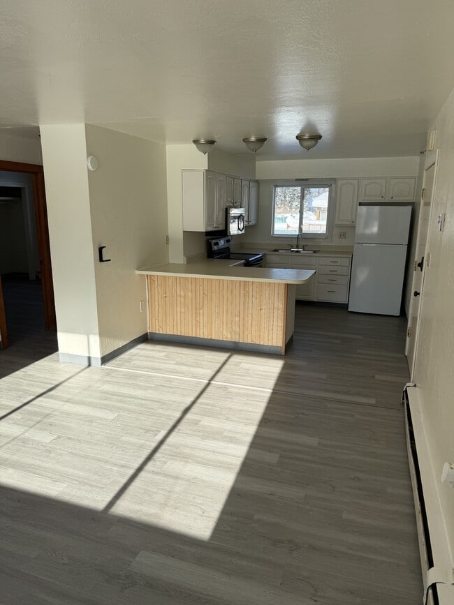 Building Photo - 829 17th Ave