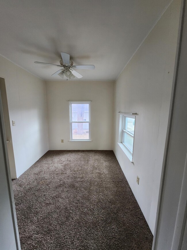 Building Photo - 403 Meeker St