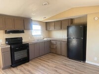 Building Photo - 327 Lewis Dr