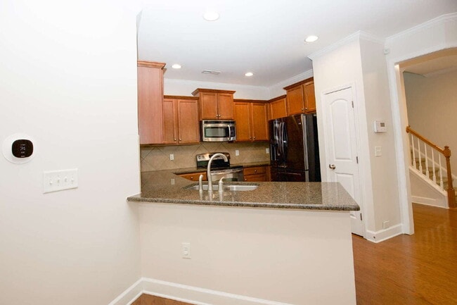 Building Photo - Charming 3 bed, 2.5 bath home with bonus t...