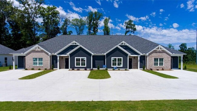 Building Photo - 447 Minnis Rd