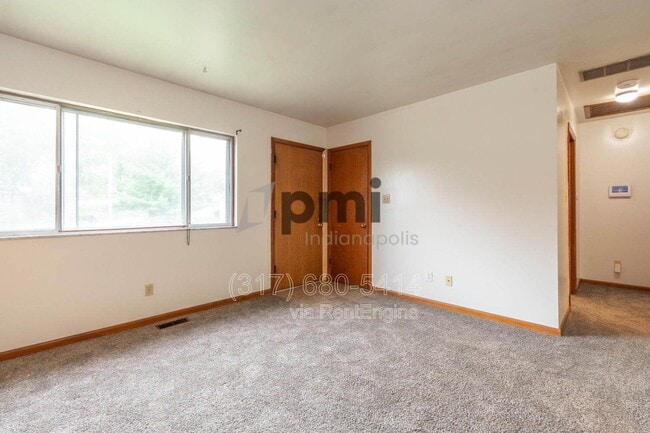 Building Photo - 116 E 19th St