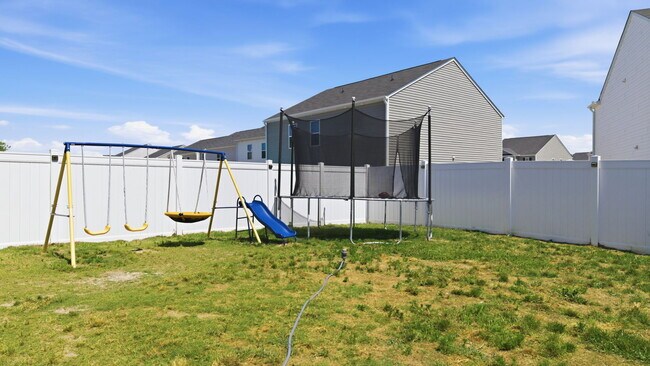 Building Photo - 1160 Fowler Dr
