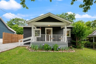 Building Photo - 2109B Sadler Ave