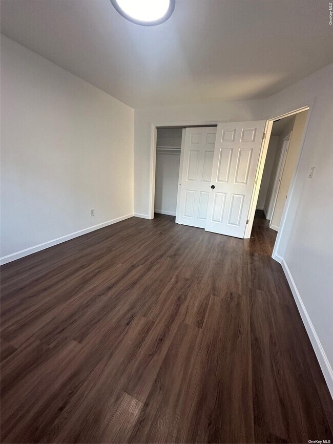 Building Photo - 420 Milford St