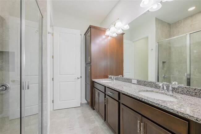 Building Photo - 14040 Spruce Pne Dr