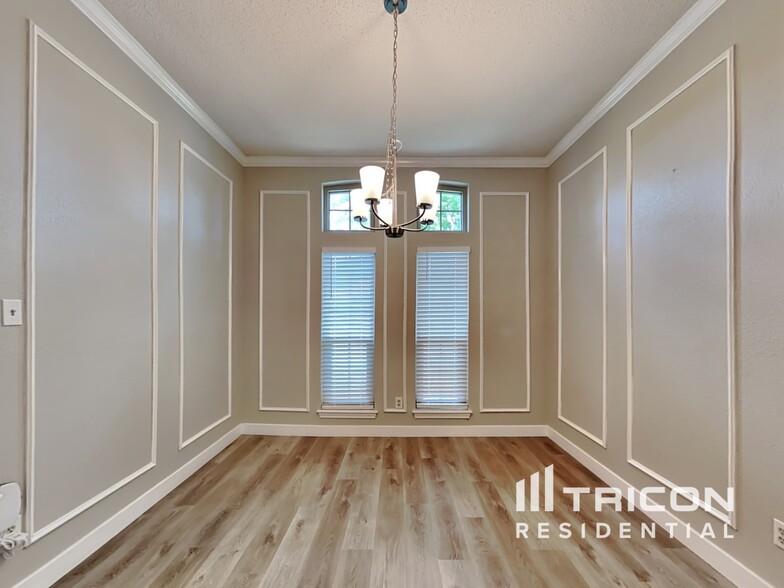 Building Photo - 2210 Diamond Point Dr
