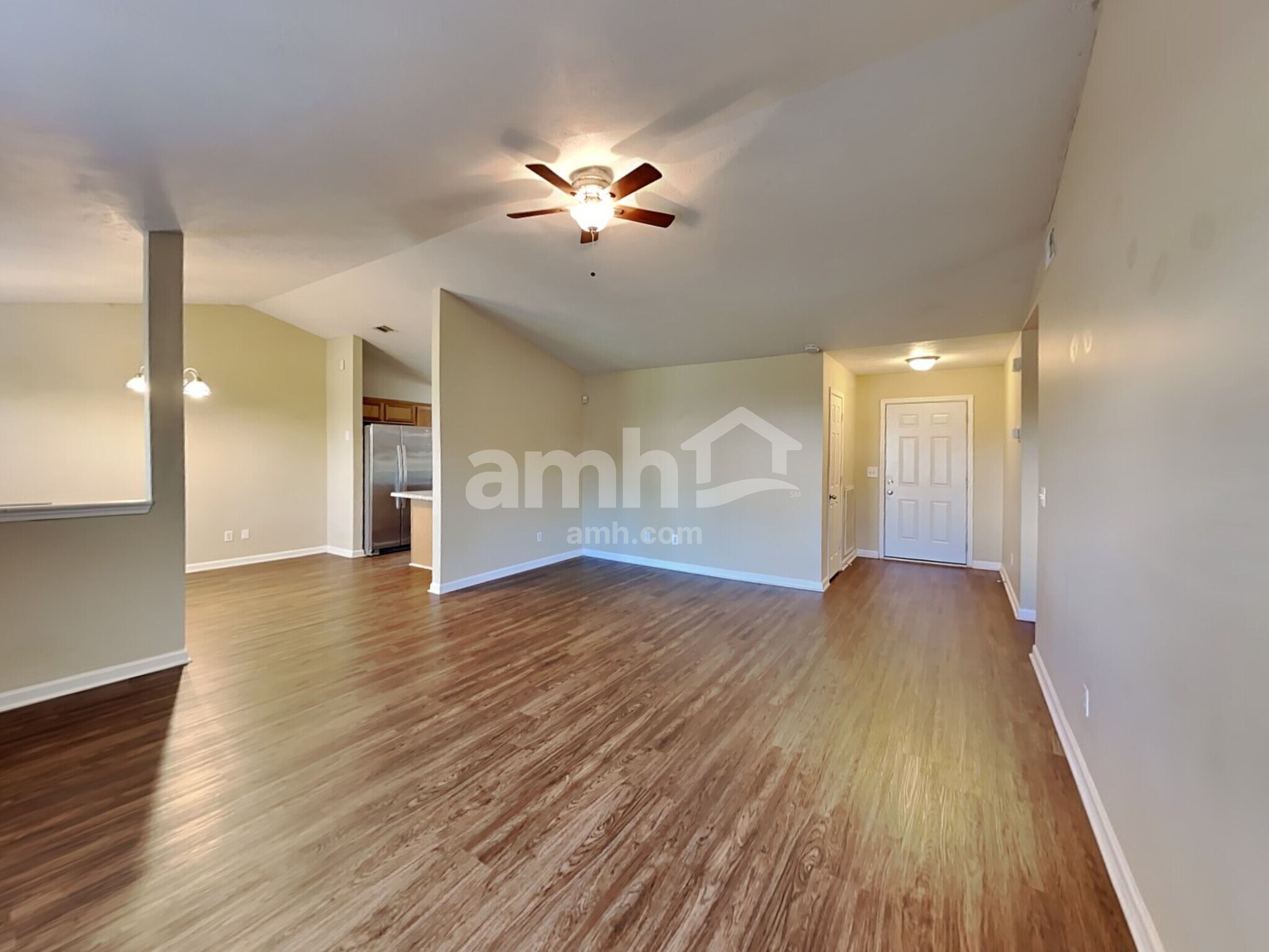 Building Photo - 634 Mable Dr