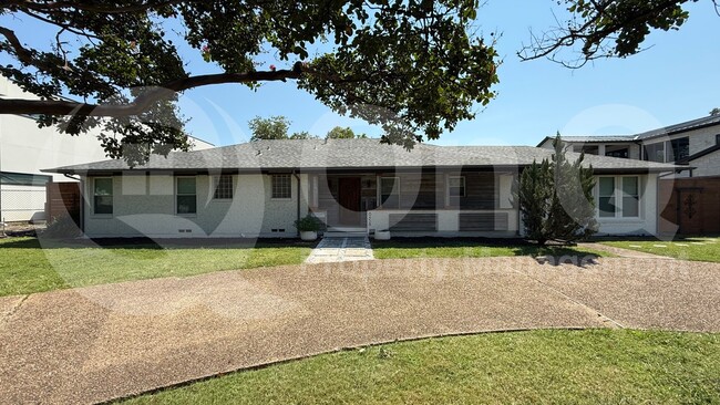 Primary Photo - 6458 Royal Ln